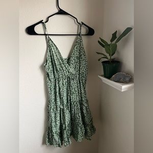 Shein sun dress green floral print ruffles women’s size small adjustable straps